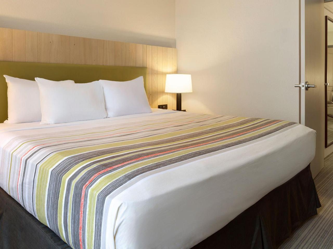 Country Inn & Suites By Radisson, Belleville, On Bagian luar foto